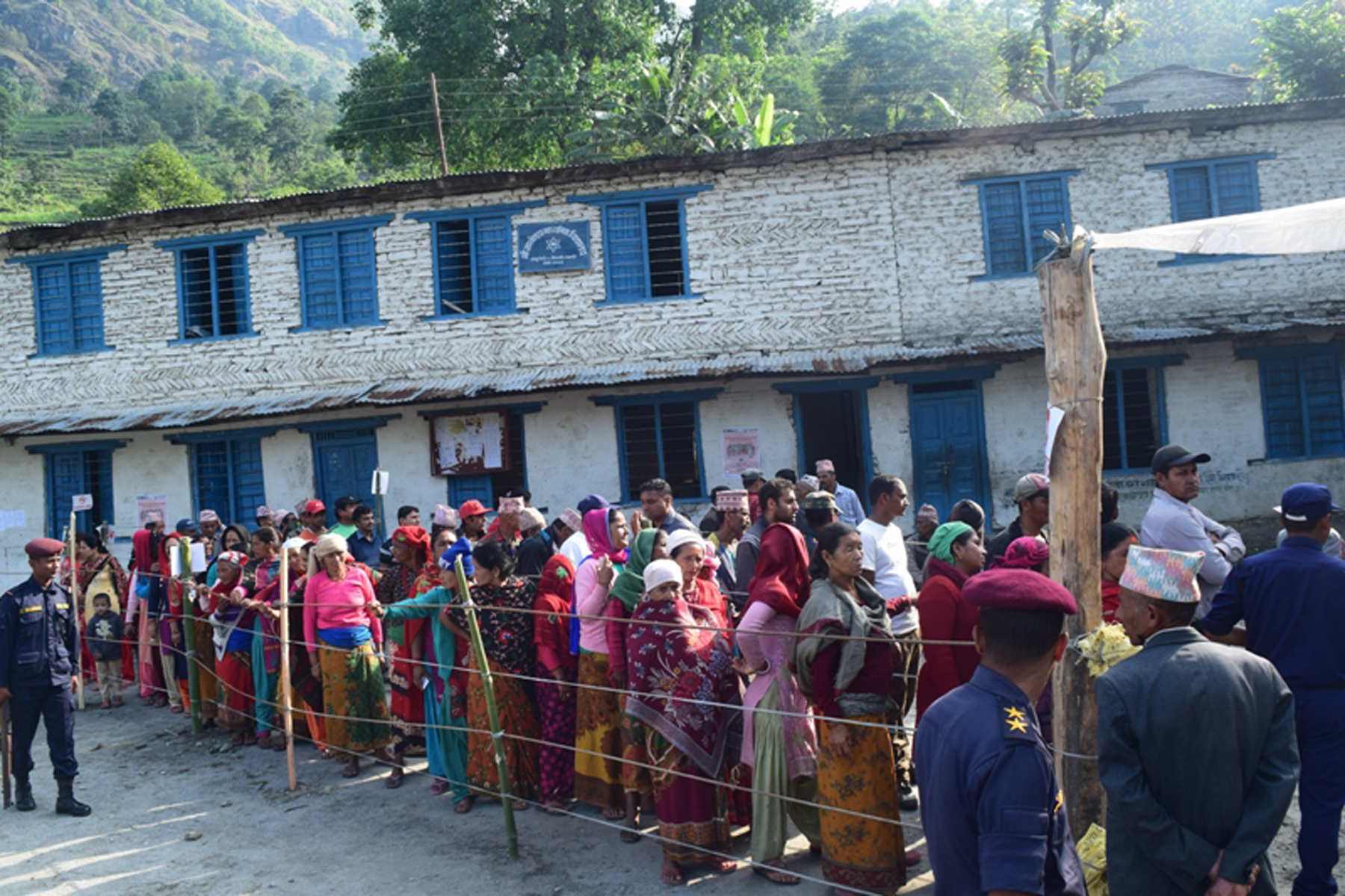 स्थानीय निर्वाचनको मतदान जारी, उत्साहपूर्वक मतदानमा सहभागी हुन प्रमुख निर्वाचन आयुक्तको आग्रह