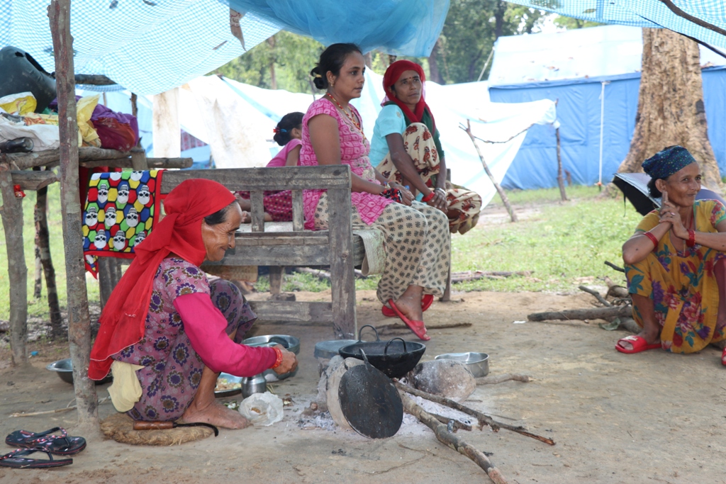 बाँकेका बाढी पीडित शिविरमा दशै पुग्न सकेको छैन