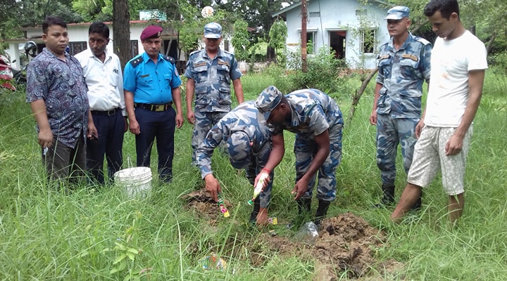 अवैधरुपमा भित्र्याइएको पटाका र चल्ला बरामद