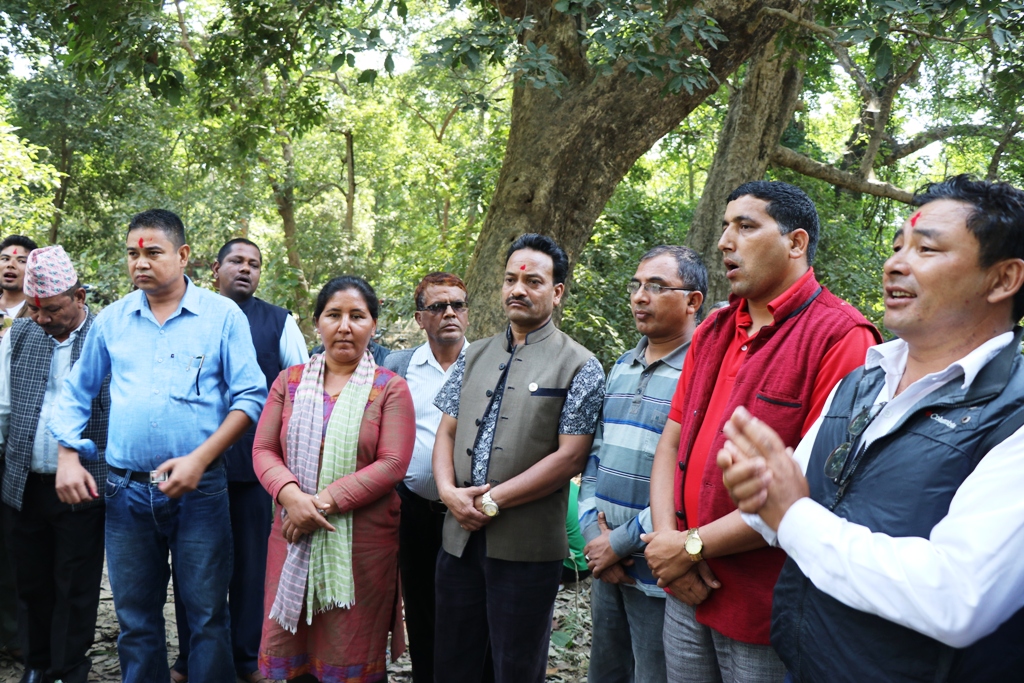 बघौडा विद्युतिकरणको बारेमा बोल्दै सांसद अथकले भने : डलरबादी विकासका बाधक हुन (भिडियो सहित)