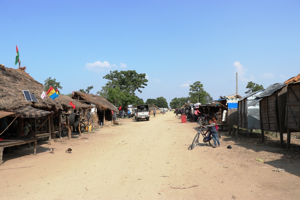 नरैनापुरमा कम्बल बितरण