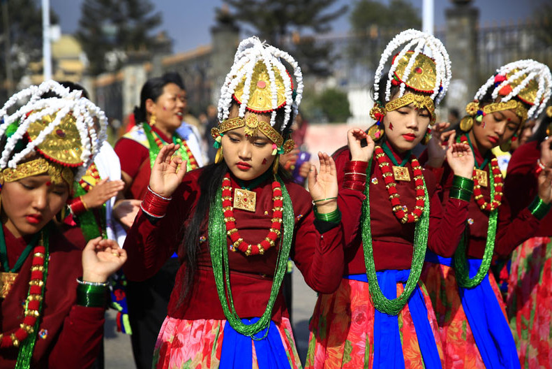 धुमधामका साथ तमु ल्होसार मनाईंदै