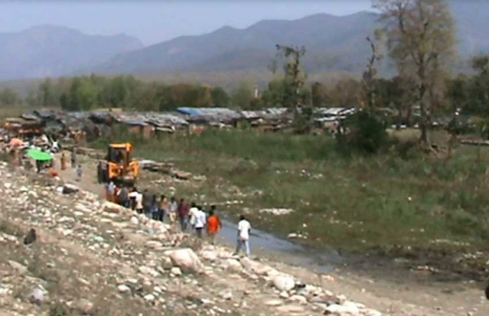 सडक निर्माणमा एसएसबीद्वारा अवरोध