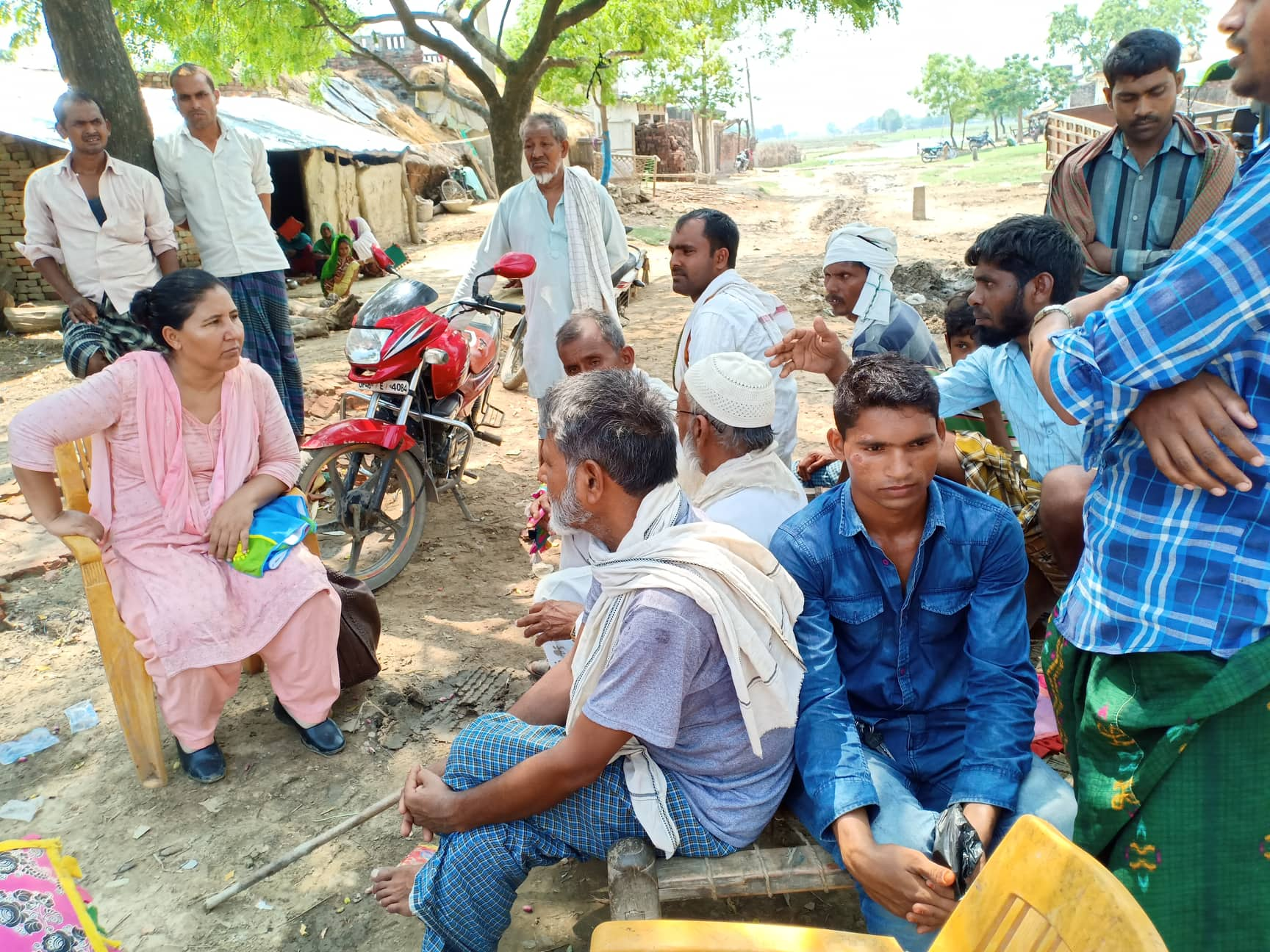 प्रदेश सांसद नमुना नरैनापुरको डुवान क्षेत्रमा