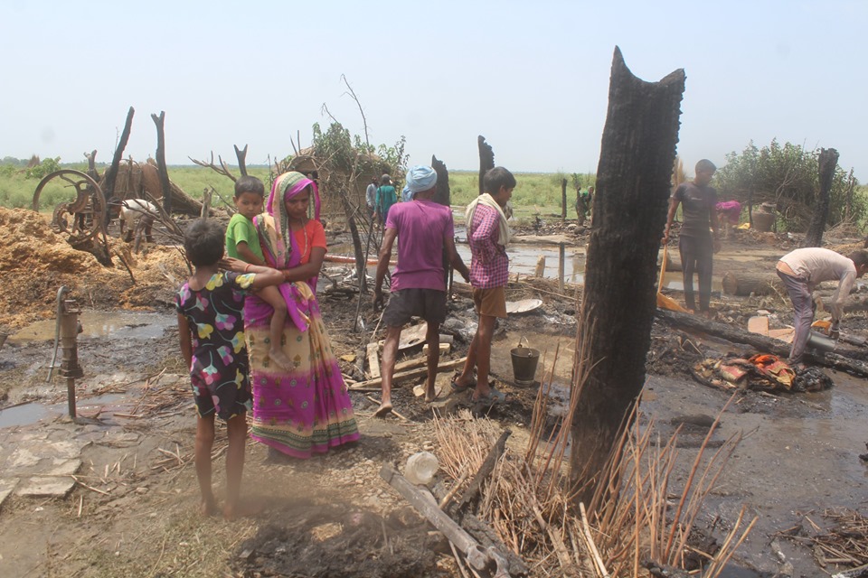 चट्याङले बाँकेको छुट्टाछुट्टै स्थानमा आगलागी