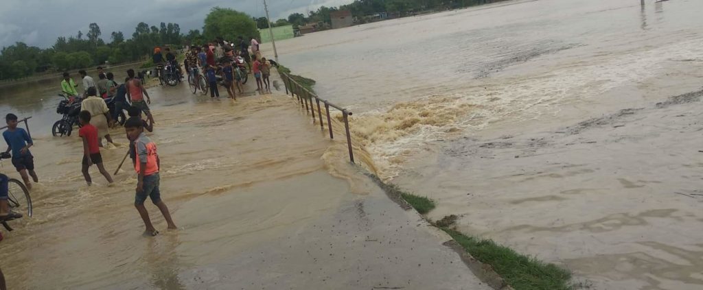 अविरल वर्षातले डुडुवामा बाढी पस्यो