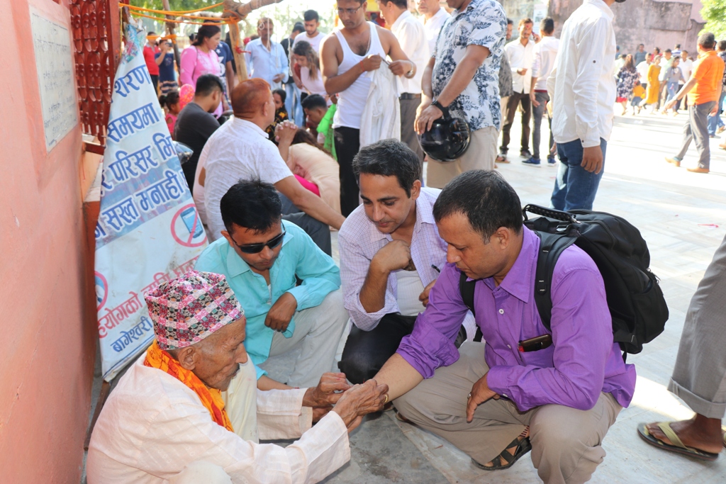 जनैपूर्णिमा नेपालगञ्जको बागेश्वरी लगायत देशभरका मन्दीरमा जनै फेर्नेको घुईचो