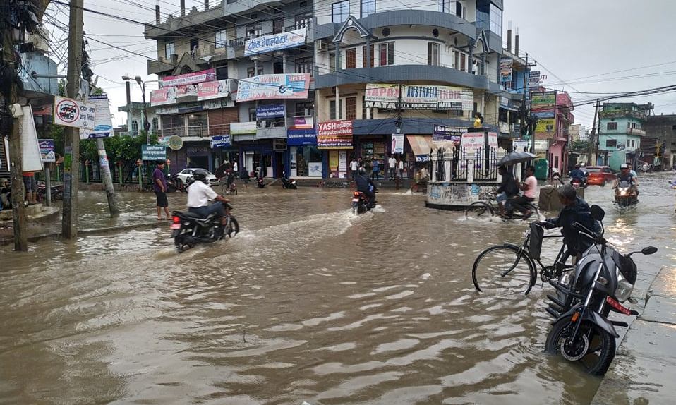 बाँकेमा मुसलधारे बर्षात्