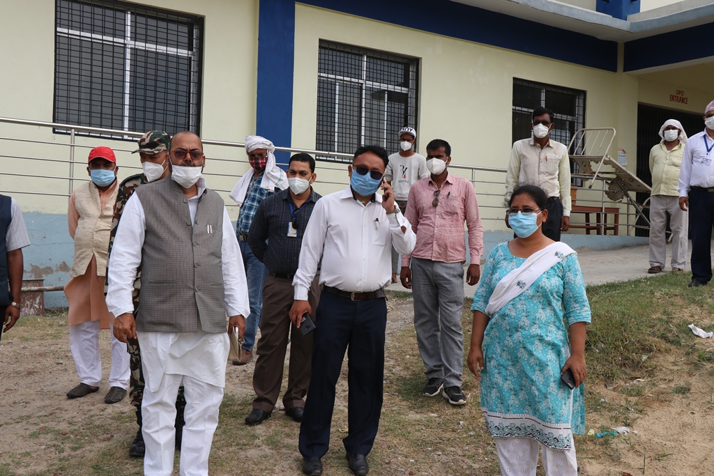 बाँकेमा कोरोनाको हटस्पट नरैनापुरको स्थलगत अनुगमन