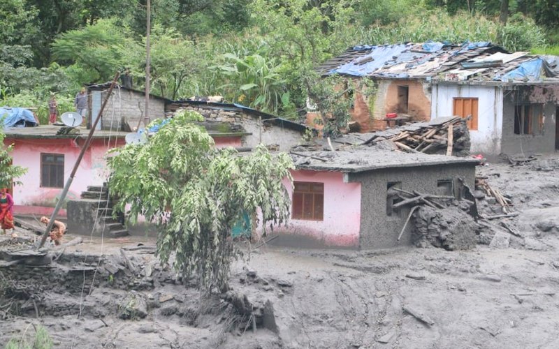 दार्चुलामा बाढीपहिरोमा परी ३ जनाको मृत्यु