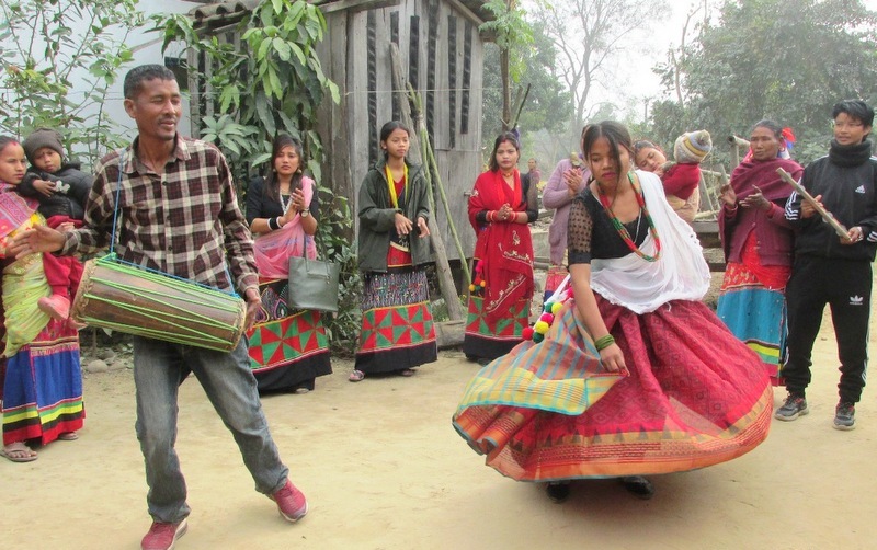 थारू संस्कृति संरक्षणमा सहयोगी बन्दै चाडपर्व