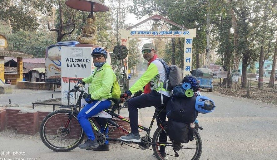बाँकेका २ जनाद्वारा साइकलमा मेची–महाकाली यात्रा