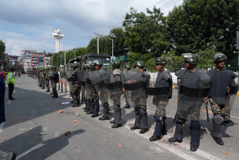 देशभर कर्फ्यू आदेश जारी