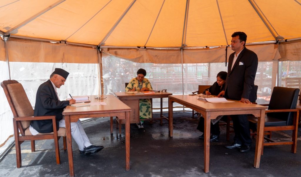 प्रतिनिधिसभा विघटनविरुद्ध ९ रिट संवैधानिक इजलासमा