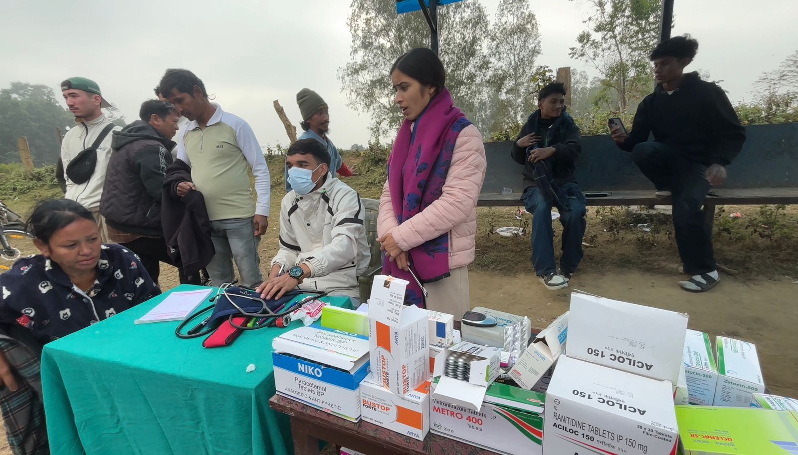 रेडक्रस मनिकापुर उप–शाखाद्वारा अपाङ्ग ब्यक्तिहरुलाई निःशुल्क स्वास्थ्य परिक्षणसँगै बनभोज